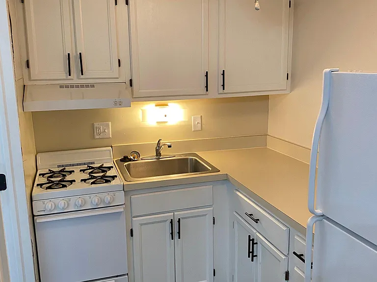 1740 N Star Ave #15 — Photo 5