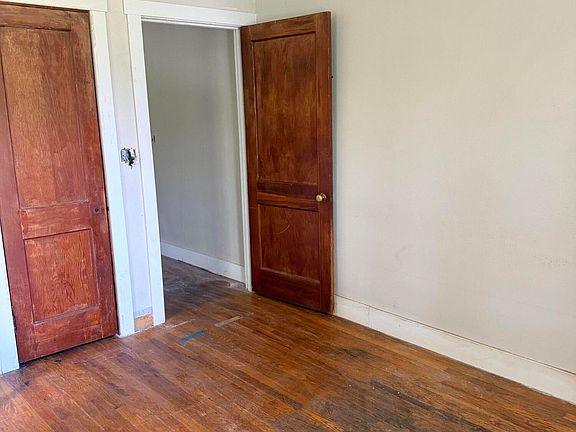 4th image of 4808 15th Ave
