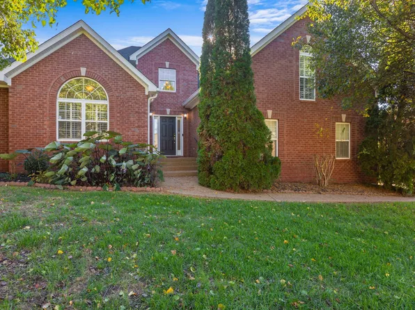 2115 Parliament Dr, Thompsons Station, TN 37179