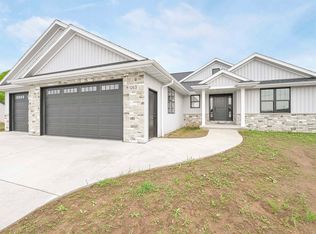 1263 Allen Lee Way, Pulaski, WI 54162