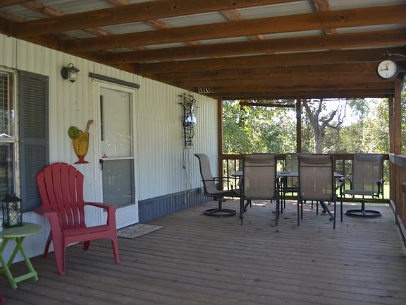 Plenty of room for outdoor dining!