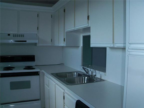 5th image of 190 SE 5th Ave APT 306