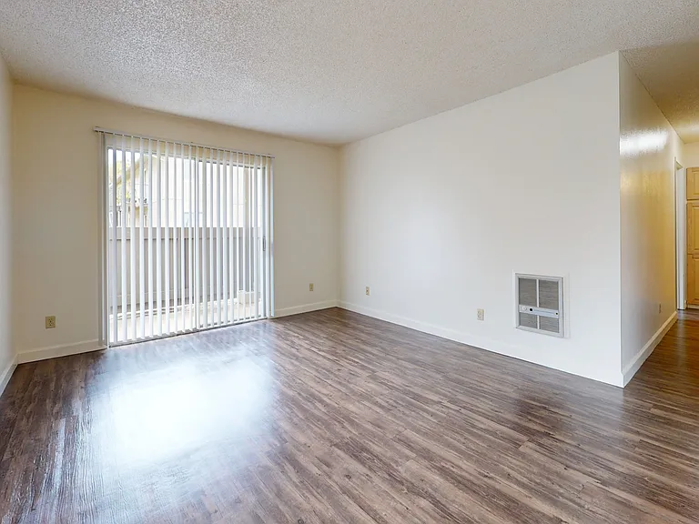 Pointe at Northridge — Photo 24