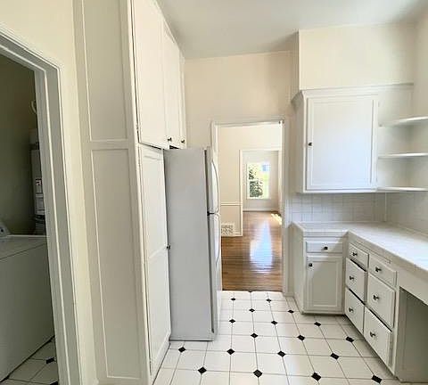 5th image of 837 N Alfred St #837