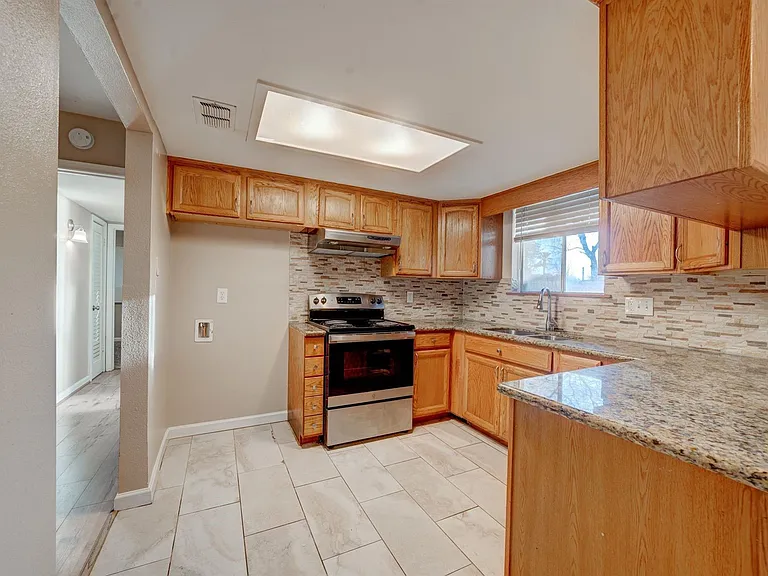 6331 Oaknut Dr — Photo 7