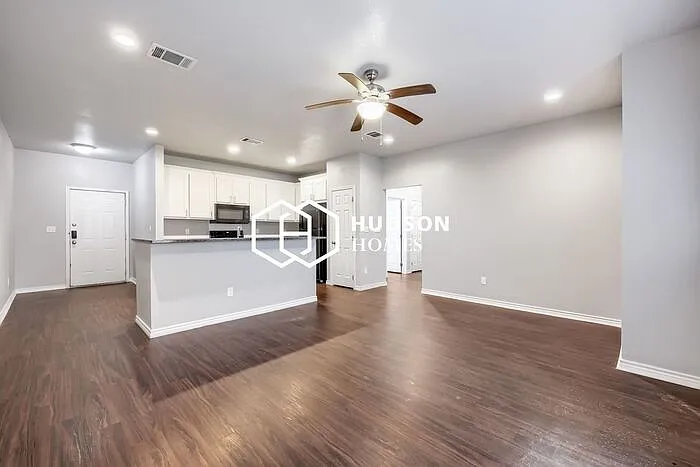 2 bed, 2.0 bath, 1218 sqft, $1,085 — Photo 4