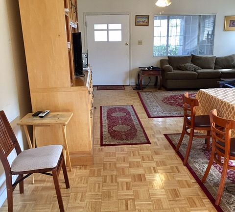 4th image of 1211 N Mariposa Ave