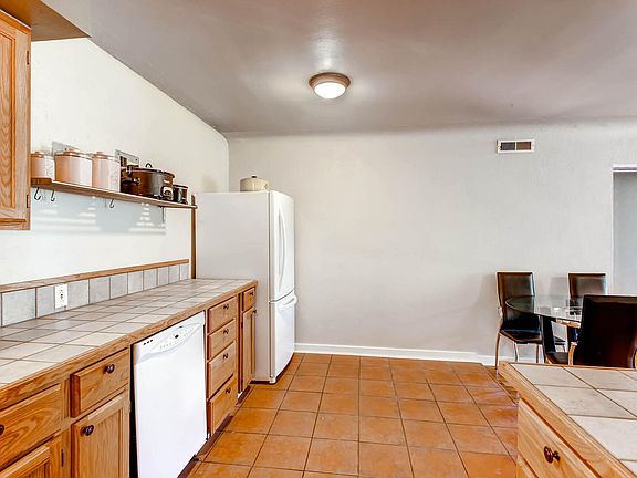 Lots of storage &countertops