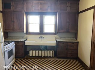 901 E Center St #8369702, Milwaukee, WI 53212