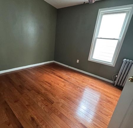 2nd image of 1083 Grove St