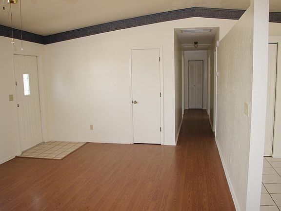 5th image of 1802 NE 16th Pl