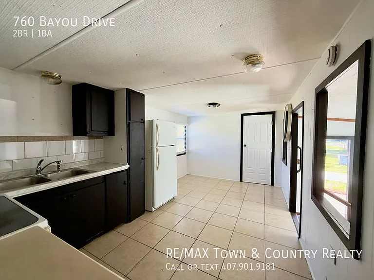 760 Bayou Dr — Photo 8