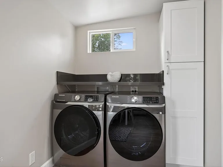 201 S Olive St — Photo 28