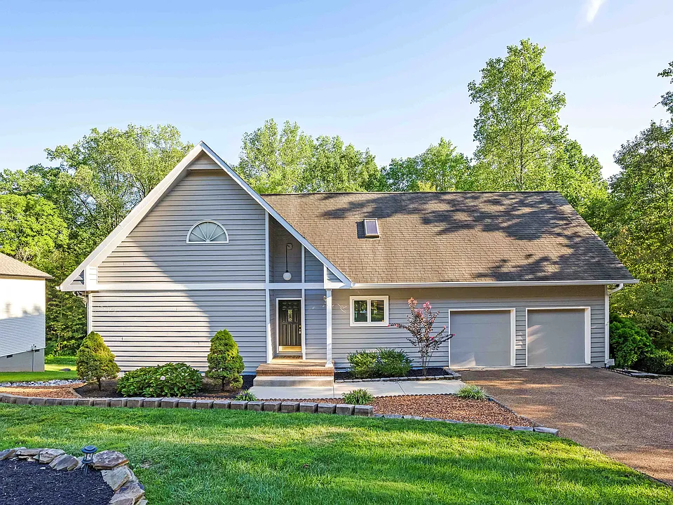 102 Daksi Way