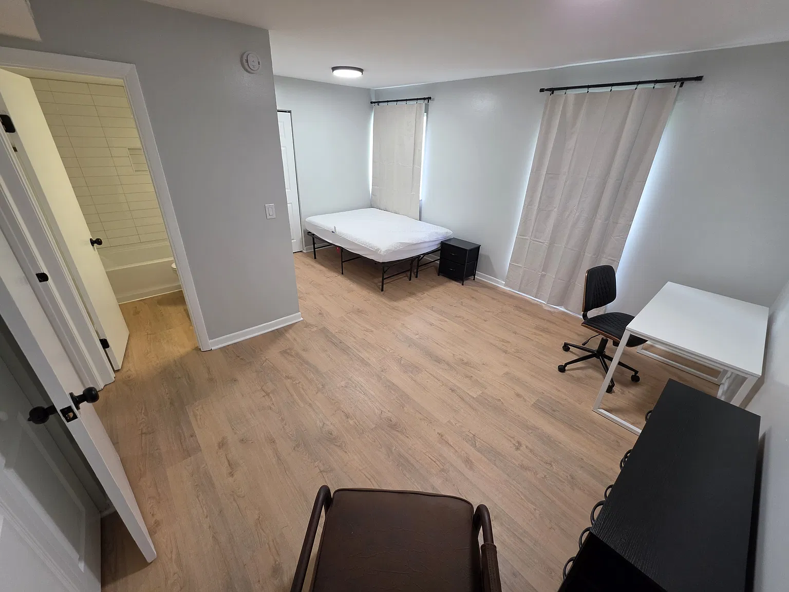 2 bed, 982 sqft, $1,400 — Photo 3