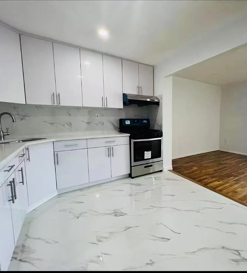 3 bed, 1100 sqft, $2,600 — Photo 1