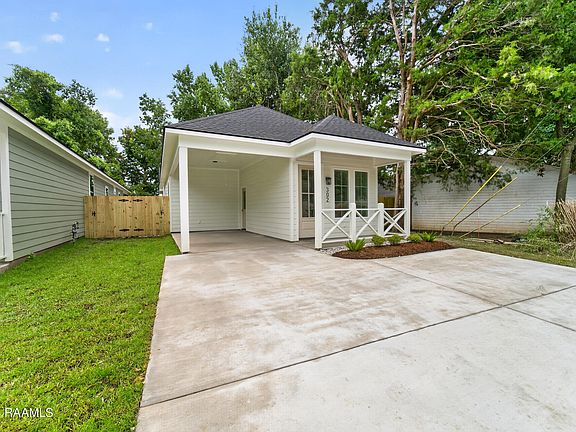 3rd image of 302 Academy Rd