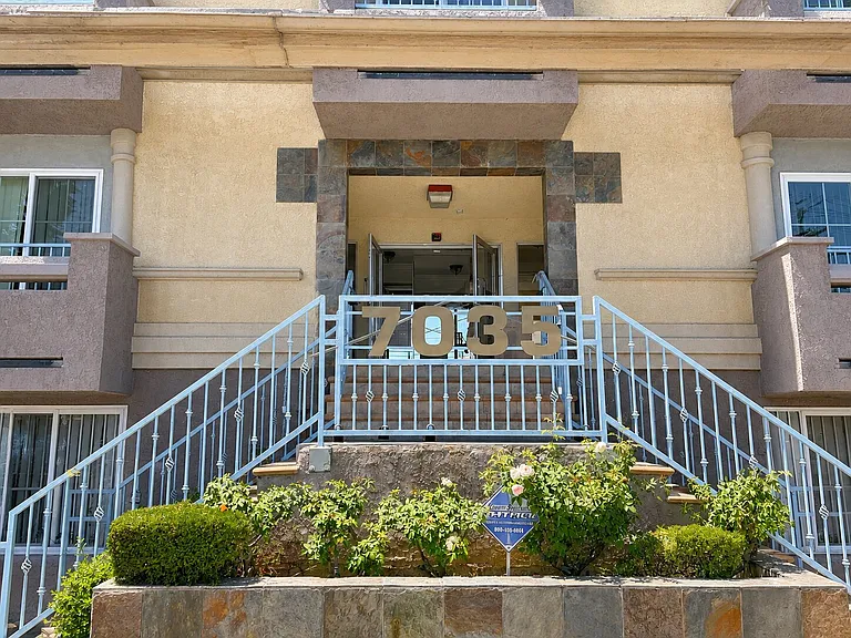 7035 Woodley Ave #130 — Photo 12