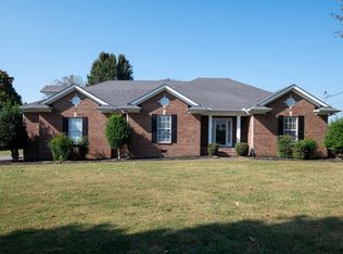 2892 Cages Bend Rd, Gallatin, TN 37066