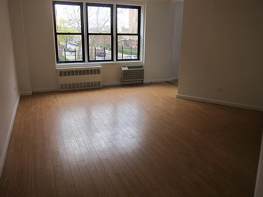 Rented by Realty 2000 Corp | media 15