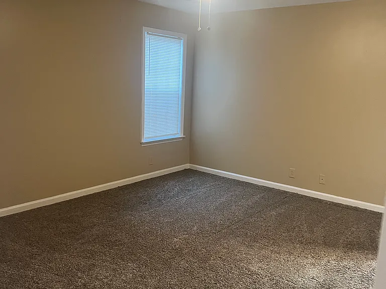 897 E Northfield Blvd — Photo 9