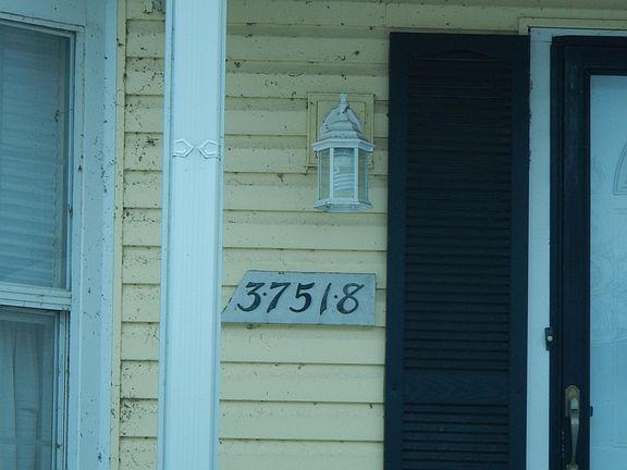 2nd image of 37518 Charter Oaks Blvd