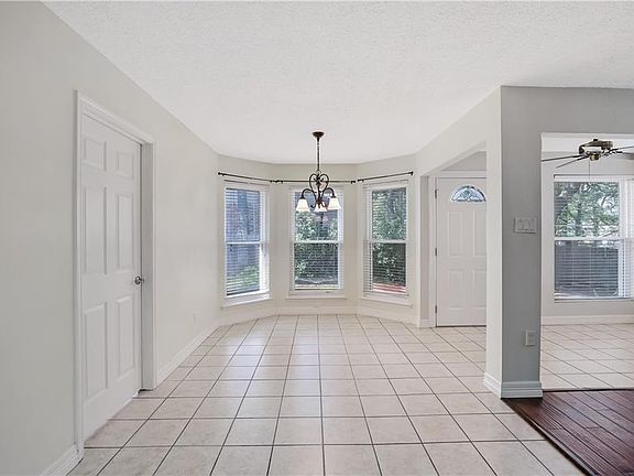 5th image of 2211 McDowell Dr