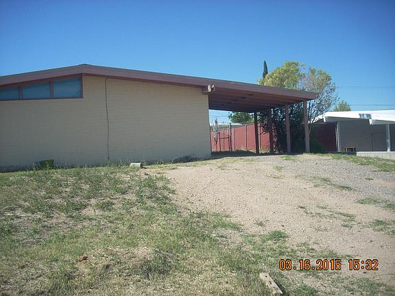2nd image of 122 W Webb Dr