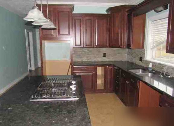 5th image of 111 Lincoln Ridge Cir