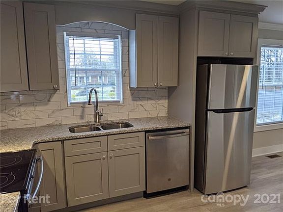 5th image of 875 Opal St