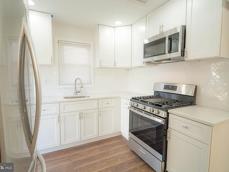 2409 Greeley Pl — Photo 4