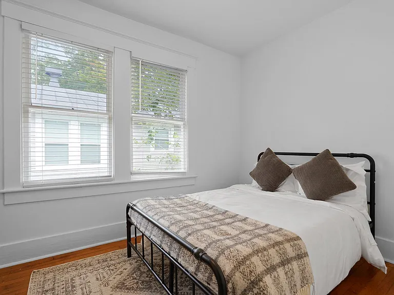 1004 E 33rd St #1/2 — Photo 18