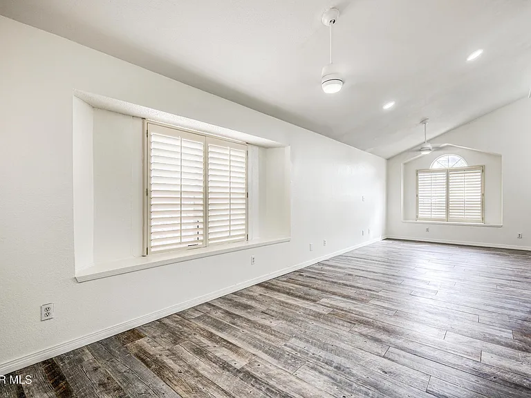 5733 Saplinas Rd — Photo 16