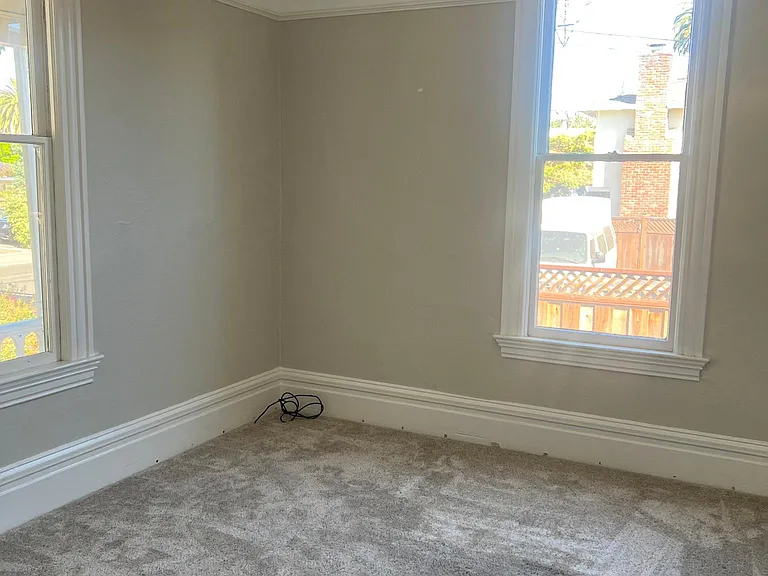 1360 Clarke St #1360 — Photo 13