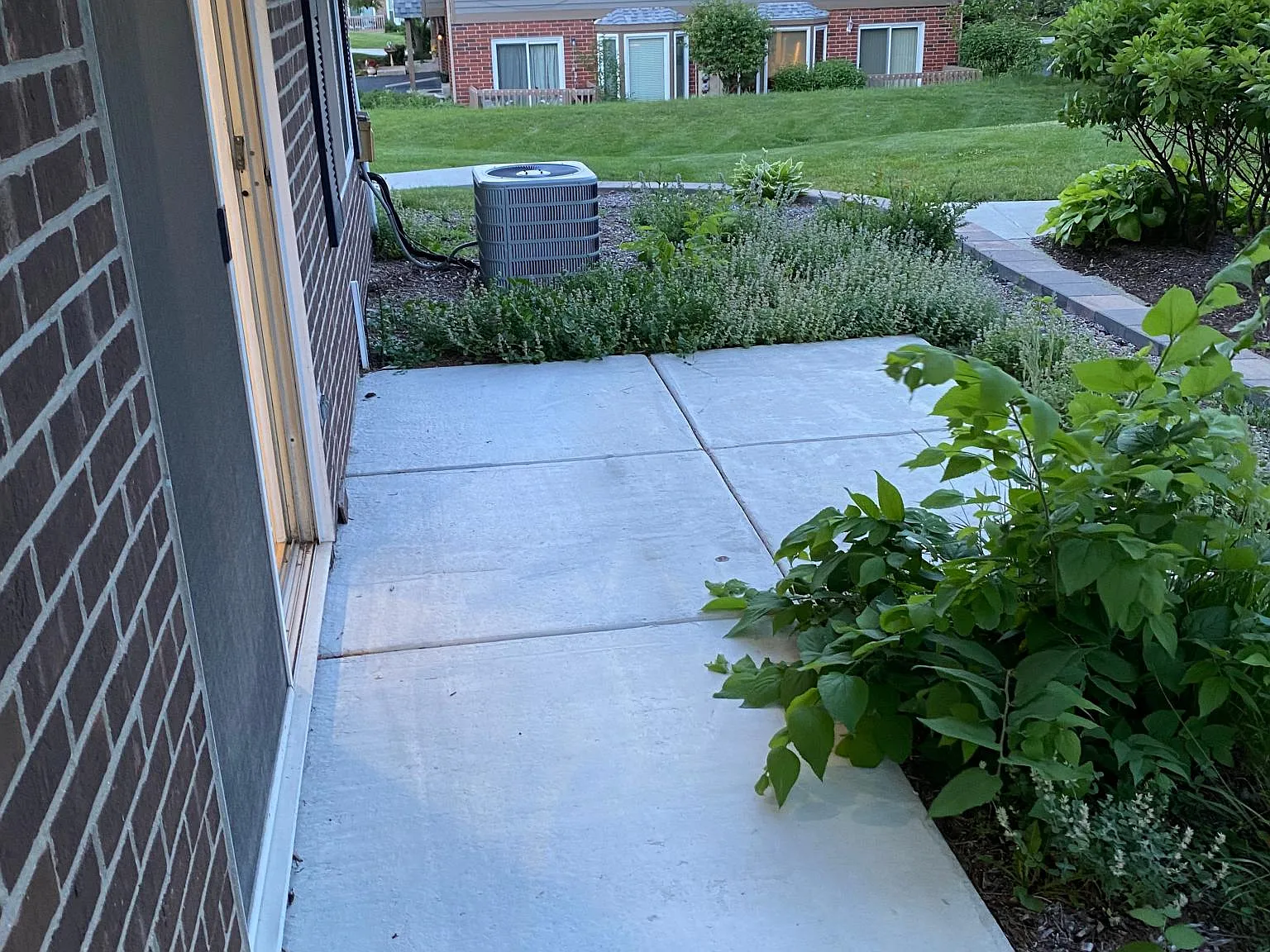7917 Knottingham Cir — Photo 2