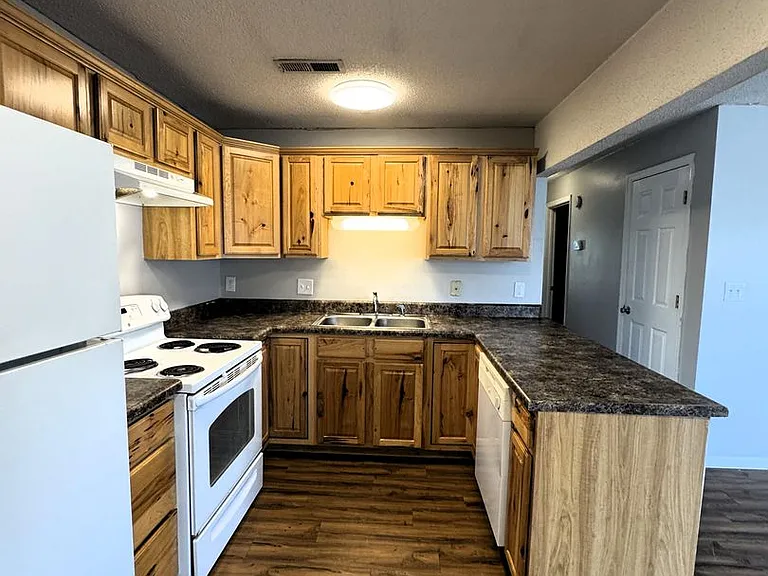 2710 Lantern Walk SE #B — Photo 6