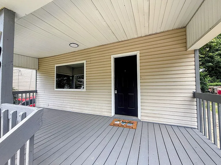 799 Fess Ave — Photo 2
