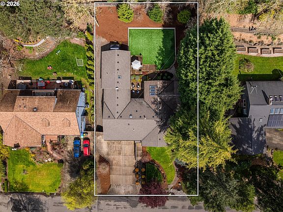 2nd image of 5619 SW Windsor Ct