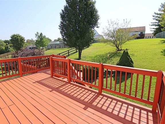 3rd image of 29 Otter Dr