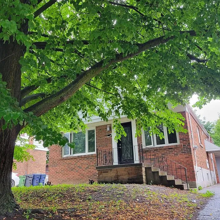 182 Phyllis Ave