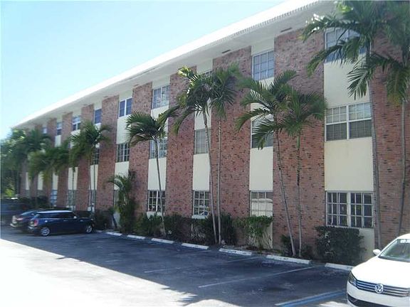 2nd image of 2426 SE Seventeen Street Cswy #109A