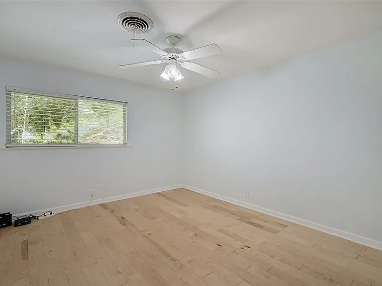 5330 Balcones Dr #G — Photo 11