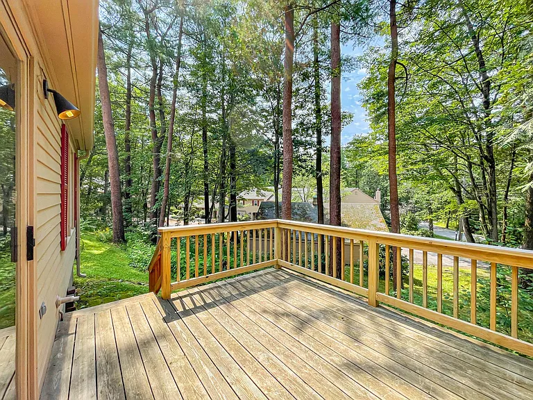 5 Dresden Ct — Photo 66