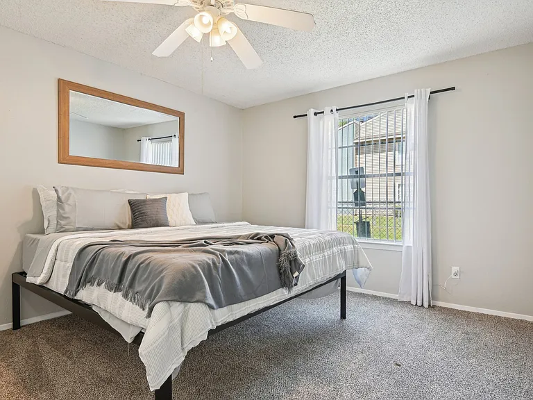 Abbey Glenn Apartments — Photo 49