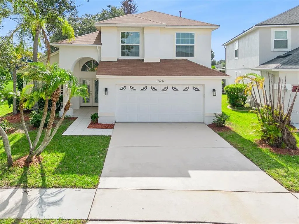 4 bed, 2.5 bath, 2274 sqft, $3,100 — Photo 1