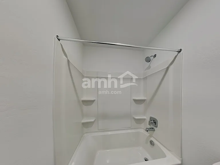 17138 W Golden Ln — Photo 17