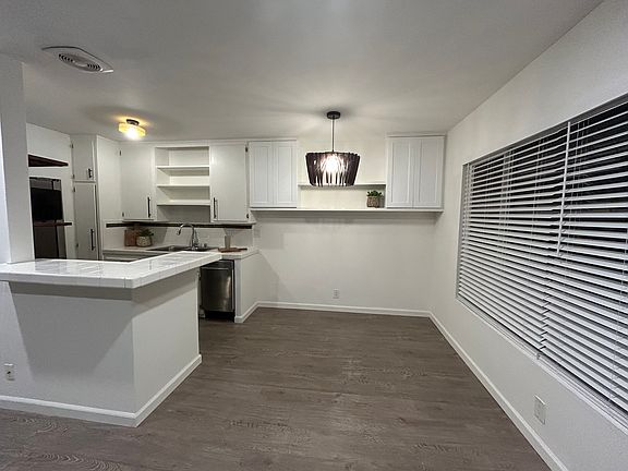 Kitchen/dining/living