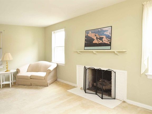 4th image of 1414 Gates St