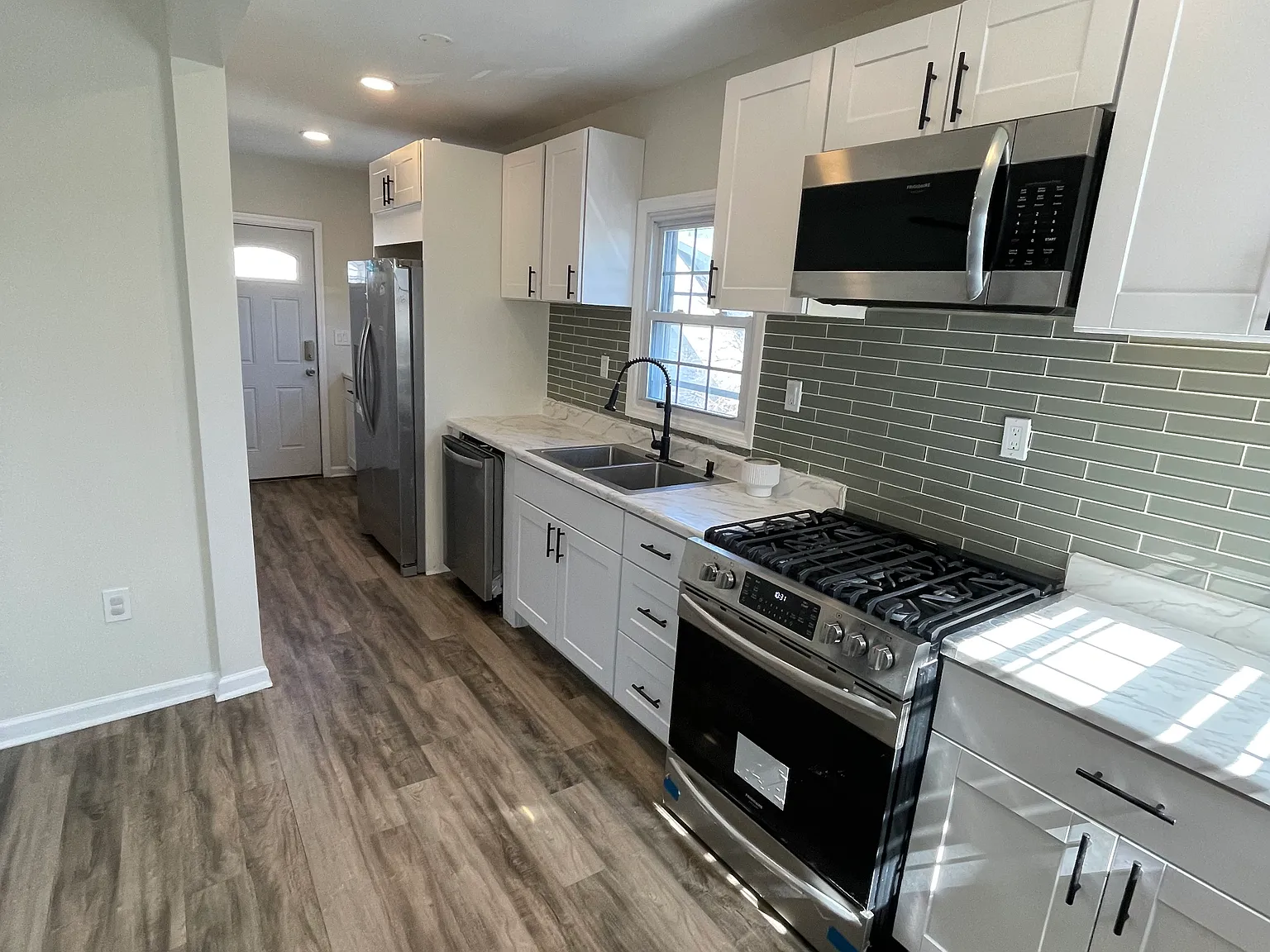 44 Fairview Ave — Photo 3