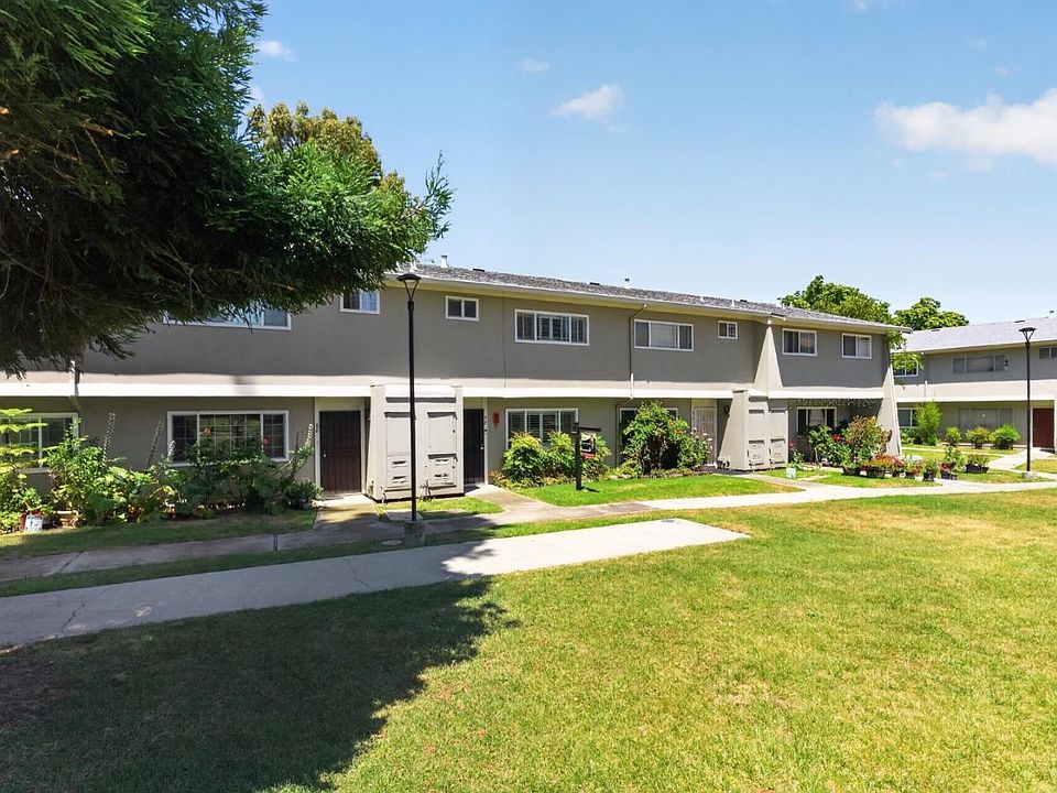 1st image of 92 Hemlock Ln